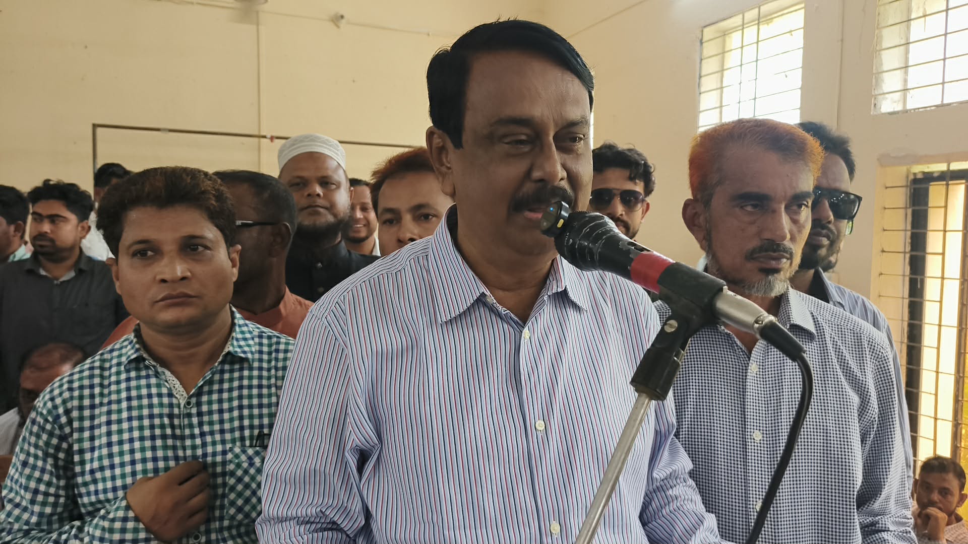 প্রধান উপদেষ্টা পদত্যাগ করবেন না: ফাইজ তাইয়েব আহমেদ