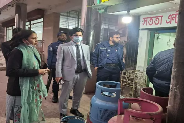 প্রধান উপদেষ্টা পদত্যাগ করবেন না: ফাইজ তাইয়েব আহমেদ