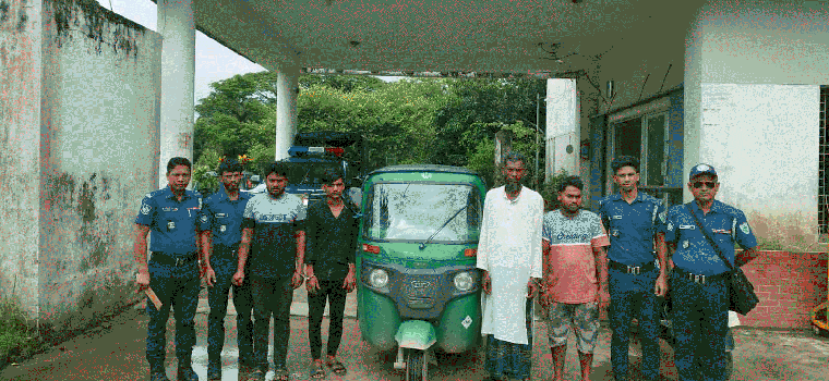 প্রধান উপদেষ্টা পদত্যাগ করবেন না: ফাইজ তাইয়েব আহমেদ