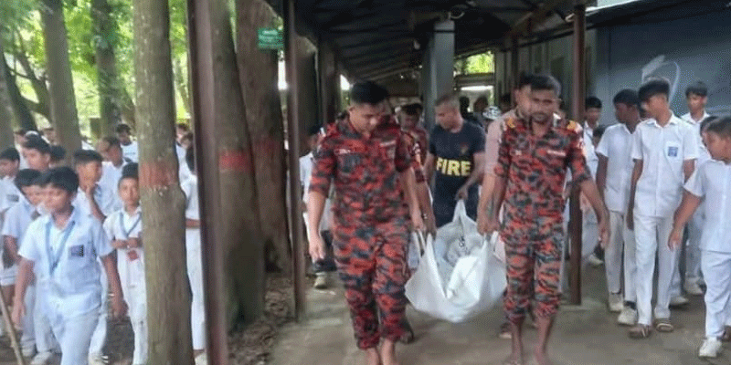 প্রধান উপদেষ্টা পদত্যাগ করবেন না: ফাইজ তাইয়েব আহমেদ