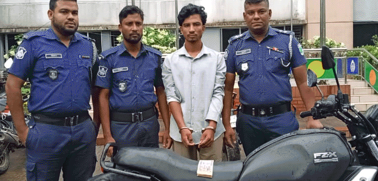 প্রধান উপদেষ্টা পদত্যাগ করবেন না: ফাইজ তাইয়েব আহমেদ