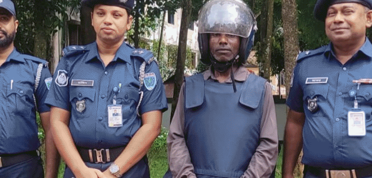 প্রধান উপদেষ্টা পদত্যাগ করবেন না: ফাইজ তাইয়েব আহমেদ