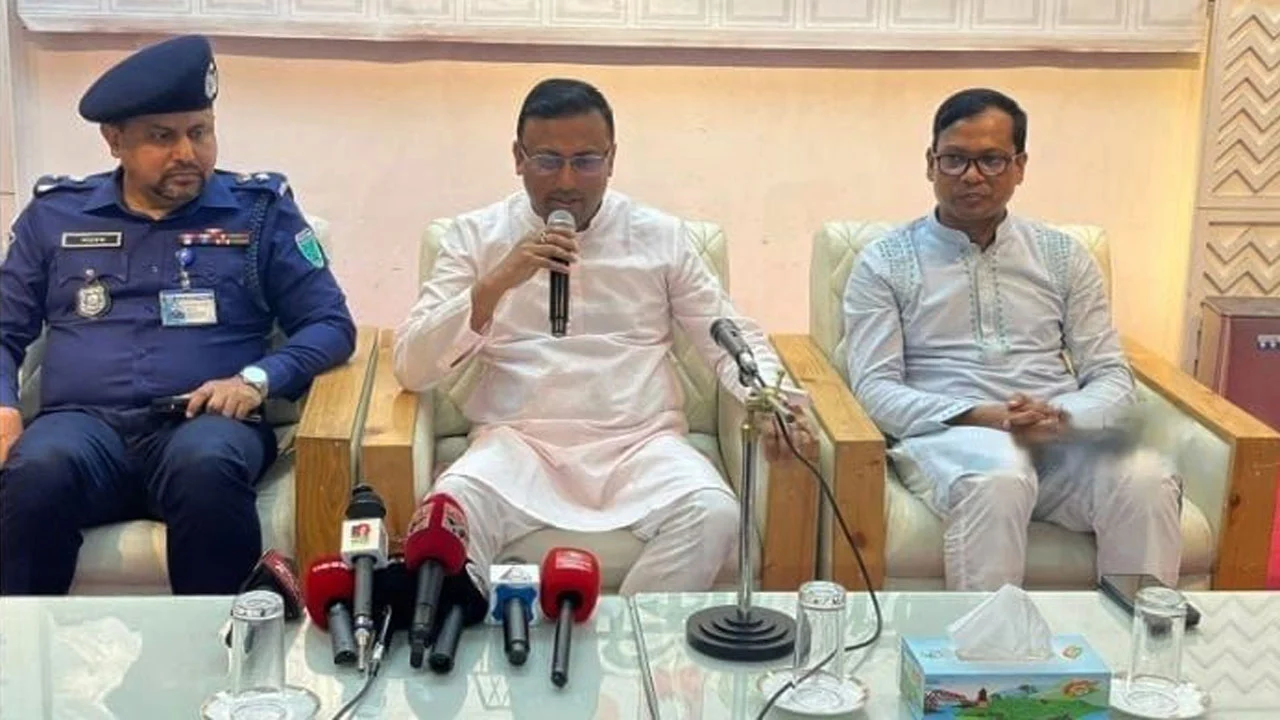 প্রধান উপদেষ্টা পদত্যাগ করবেন না: ফাইজ তাইয়েব আহমেদ
