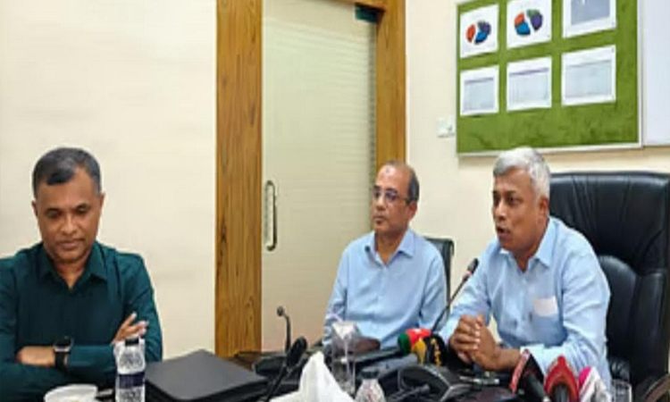 প্রধান উপদেষ্টা পদত্যাগ করবেন না: ফাইজ তাইয়েব আহমেদ