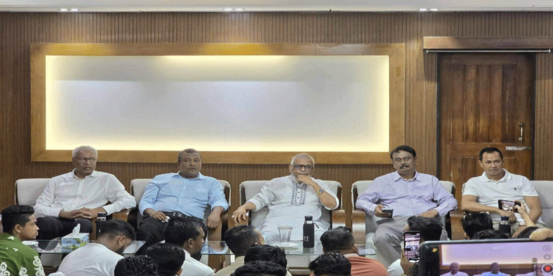 প্রধান উপদেষ্টা পদত্যাগ করবেন না: ফাইজ তাইয়েব আহমেদ