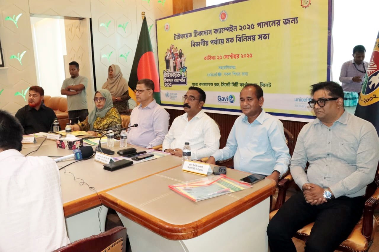 প্রধান উপদেষ্টা পদত্যাগ করবেন না: ফাইজ তাইয়েব আহমেদ