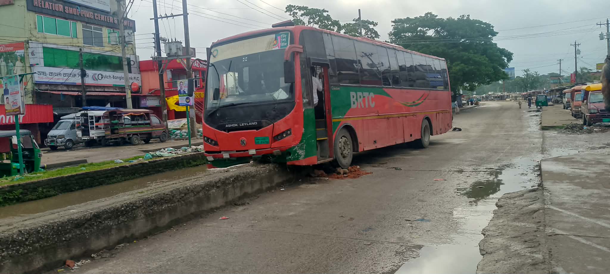 প্রধান উপদেষ্টা পদত্যাগ করবেন না: ফাইজ তাইয়েব আহমেদ