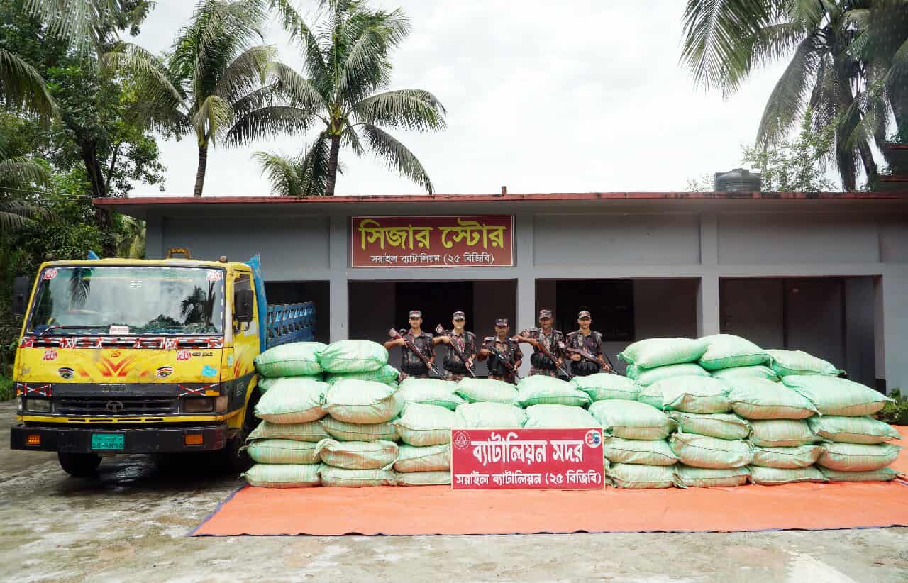 প্রধান উপদেষ্টা পদত্যাগ করবেন না: ফাইজ তাইয়েব আহমেদ