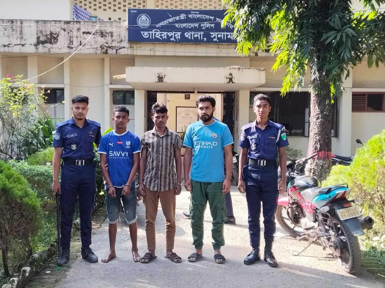 প্রধান উপদেষ্টা পদত্যাগ করবেন না: ফাইজ তাইয়েব আহমেদ