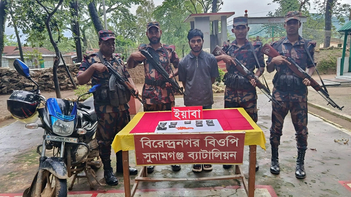 প্রধান উপদেষ্টা পদত্যাগ করবেন না: ফাইজ তাইয়েব আহমেদ