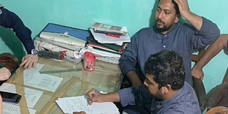 প্রধান উপদেষ্টা পদত্যাগ করবেন না: ফাইজ তাইয়েব আহমেদ