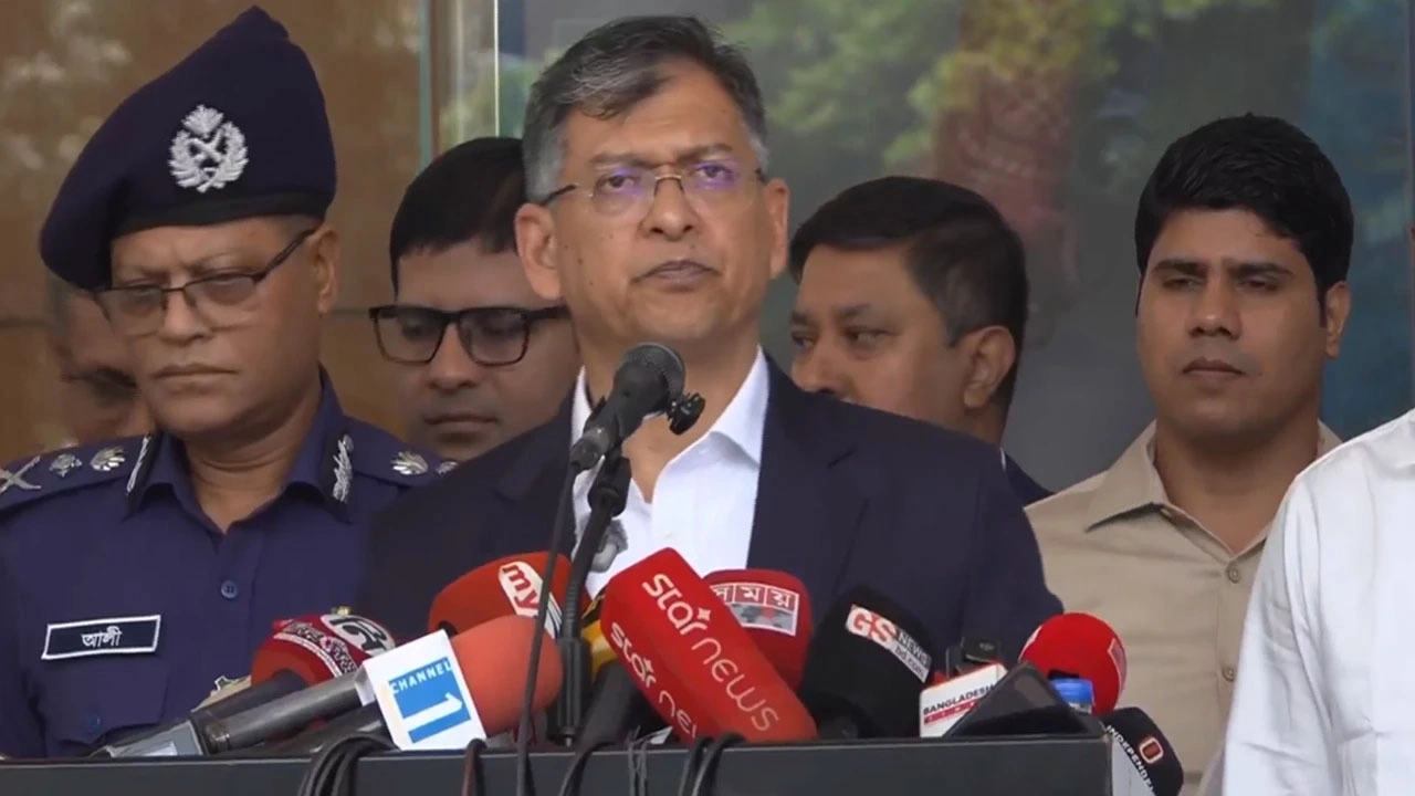 প্রধান উপদেষ্টা পদত্যাগ করবেন না: ফাইজ তাইয়েব আহমেদ