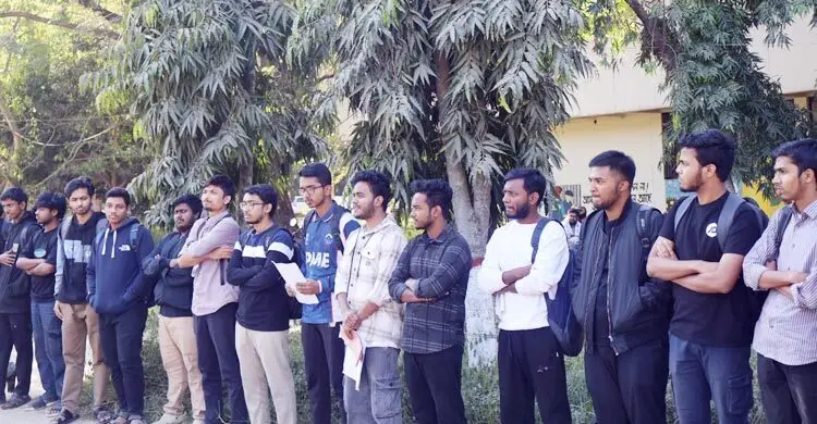 প্রধান উপদেষ্টা পদত্যাগ করবেন না: ফাইজ তাইয়েব আহমেদ