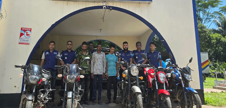 প্রধান উপদেষ্টা পদত্যাগ করবেন না: ফাইজ তাইয়েব আহমেদ