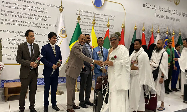 প্রধান উপদেষ্টা পদত্যাগ করবেন না: ফাইজ তাইয়েব আহমেদ