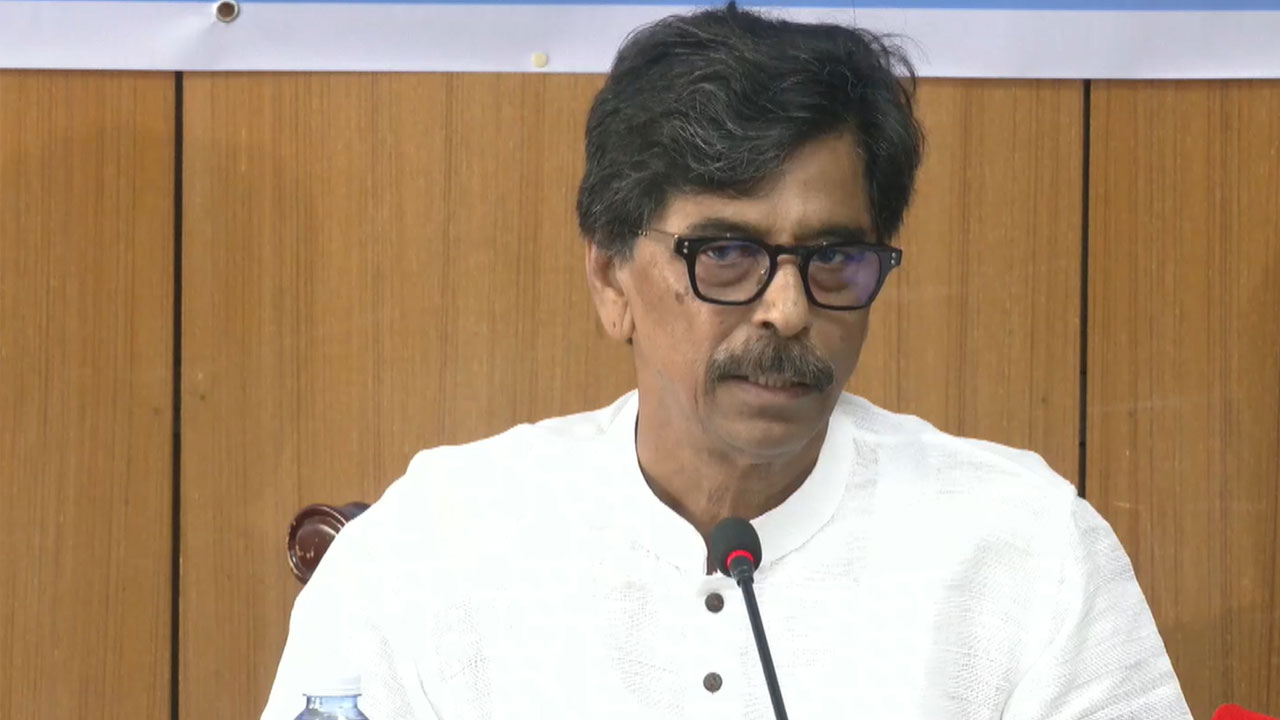 প্রধান উপদেষ্টা পদত্যাগ করবেন না: ফাইজ তাইয়েব আহমেদ