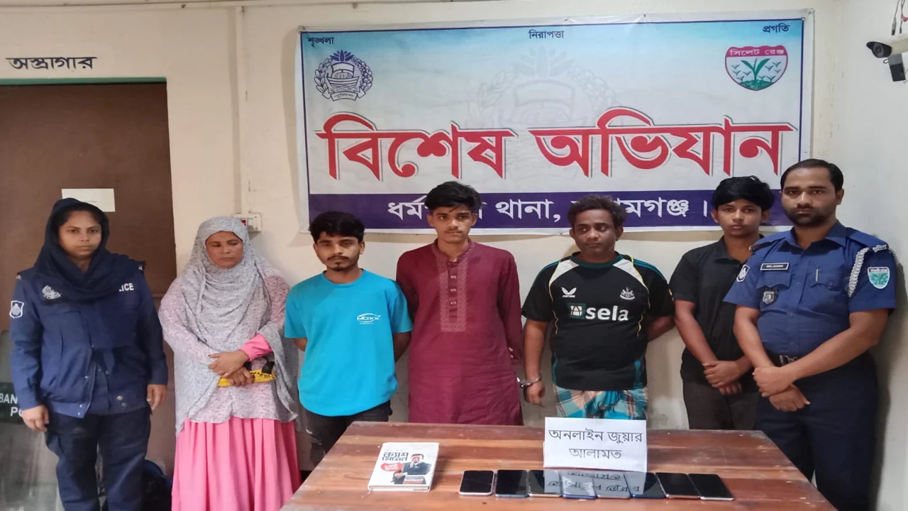 প্রধান উপদেষ্টা পদত্যাগ করবেন না: ফাইজ তাইয়েব আহমেদ