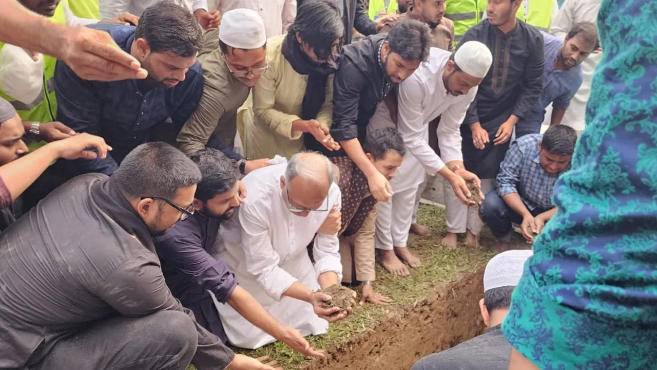 প্রধান উপদেষ্টা পদত্যাগ করবেন না: ফাইজ তাইয়েব আহমেদ