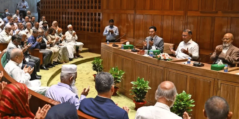 প্রধান উপদেষ্টা পদত্যাগ করবেন না: ফাইজ তাইয়েব আহমেদ