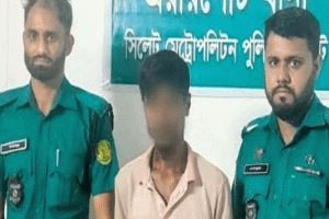 লাক্কাতুরা থেকে ৯৬০ কেজি ভারতীয় চা-পাতাসহ আটক ১