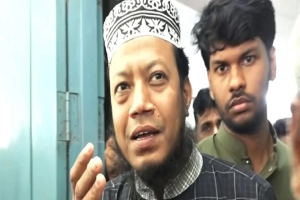 কুষ্টিয়া কলেজে এমপি আমির হামজাকে ঘিরে উত্তেজনা, পুলিশ মোতায়েন