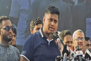 এই ফার্মের মুরগিরা রাস্তায় এসেছে বলেই আজ আপনি শিক্ষামন্ত্রী