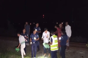 ট্রেনে কাটা পড়ে শিশুসহ ৫ জনের মর্মান্তিক মৃত্যু