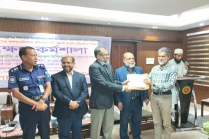 নীতি-নৈতিকতা মেনে দায়িত্বশীল সাংবাদিকতা করতে হবে : প্রেস কাউন্সিল চেয়ারম্যান