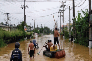 ঘূর্ণিঝড় ডিটওয়াহ'র তাণ্ডবে বিপর্যস্ত শ্রীলঙ্কা, নিহত বেড়ে ২১২