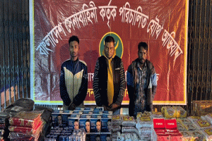 বিয়ানীবাজারে সেনাবাহিনীর অভিযান: ভারতীয় পণ্যসহ তিনজন আটক