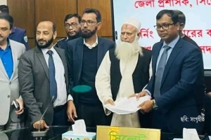 সিলেট-৫ আসনে মনোনয়ন দাখিল করলেন জমিয়তের প্রার্থী ওবায়দুল্লাহ ফারুক