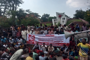 সিলেট মহানগরীতে ব্যাটারি চালিত রিকশা বন্ধের প্রতিবাদে শ্রমিকদের বিক্ষোভ