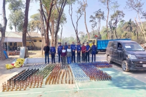 কোম্পানীগঞ্জে বিপুল পরিমাণ ভারতীয় মদসহ আটক ২