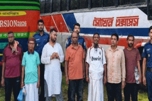 বাহুবলে দুই বাসে অভিযান চালিয়ে বিপুল ভারতীয় পণ্যসহ গ্রেপ্তার ৭