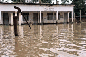 মৌলভীবাজারে পানিবন্দি ১৫ হাজার মানুষ