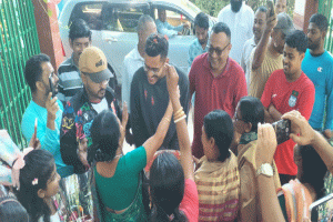 শ্রীমঙ্গলে শমিত সোমের পৈতৃক বাড়িতে উৎসবের আমেজ