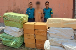 এয়ারপোর্ট থানার অভিযানে ভারতীয় কসমেটিকসসহ যুবক গ্রেপ্তার