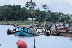 কোম্পানীগঞ্জের ঢালার পাড়ে চলছে বালু লুট