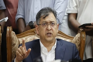 পুলিশের পুরোনো পোশাক ফিরিয়ে আনছে সরকার: স্বরাষ্ট্রমন্ত্রী