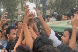 শাবিপ্রবিতে ছাত্রদলের গণইফতারে চরম বিশৃঙ্খলা