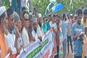 সড়ক সংস্কারের দাবিতে হবিগঞ্জে ১০ সহস্রাধিক ছাত্র-জনতার মানববন্ধন