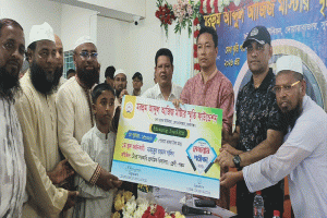 দোয়ারাবাজারে মরহুম আব্দুল আজিজ মাস্টার স্মৃতি ফাউন্ডেশনের মেধাবৃত্তি প্রদান