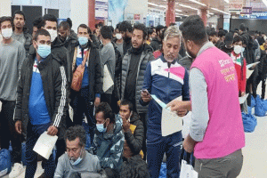 দেশে ফিরলেন লিবিয়ায় বন্দি থাকা ১৭৪ বাংলাদেশি