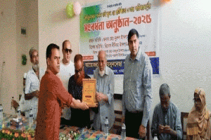 দয়ামীরে জয়বুন নেছা গার্লস স্কুলের প্রতিষ্ঠাতা নুরুল ইসলাম সংবর্ধিত