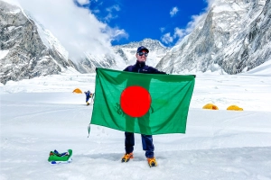 দুইবার এভারেস্ট জয়ী সিলেটের আকি রহমানের রুদ্ধশ্বাস অভিজ্ঞতার গল্প