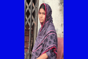 সুনামগঞ্জে বিয়ের দাবিতে চারদিন ধরে প্রেমিকের বাড়ির সামনে প্রেমিকা
