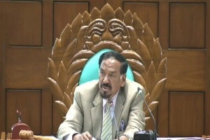 সংসদে দেখে দেখে বক্তব্য দেওয়া যাবে না: স্পিকার