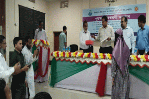 জকিগঞ্জে শিক্ষার্থীদের মধ্যে পুরস্কার বিতরণ  ‎