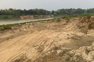 বিয়ানীবাজারে প্রশাসনের নাকের ডগায় কুশিয়ারা নদীর কোটি টাকার বালু লুট