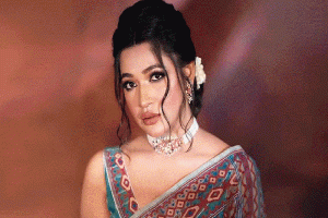 ইতালি থেকে ফিরে বিমানবন্দরে যা বললেন অভিনেত্রী বাঁধন